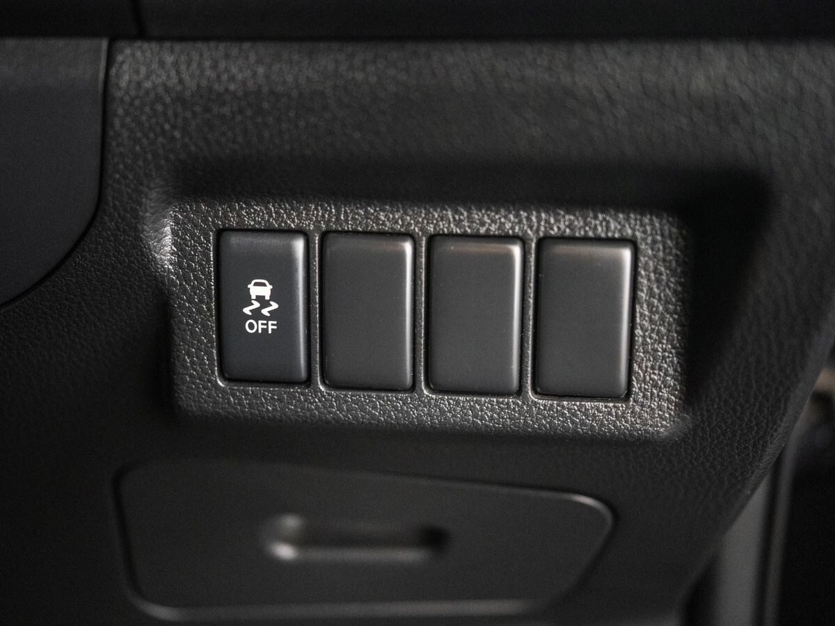 Nissan X-Trail 2011 - фото автомобиля