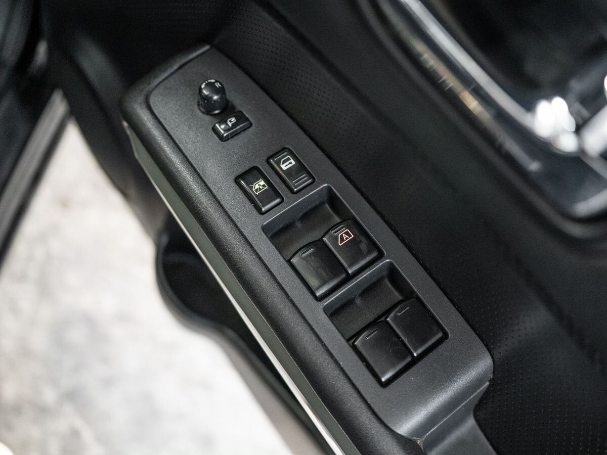 Nissan X-Trail 2011 - фото автомобиля