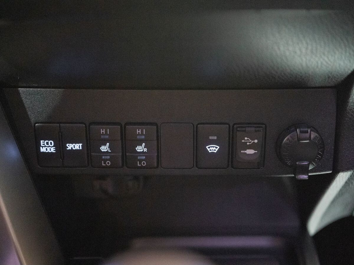 Toyota RAV4 2016 - фото автомобиля