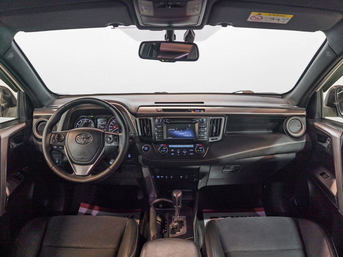 Toyota RAV4 2016 - фото автомобиля