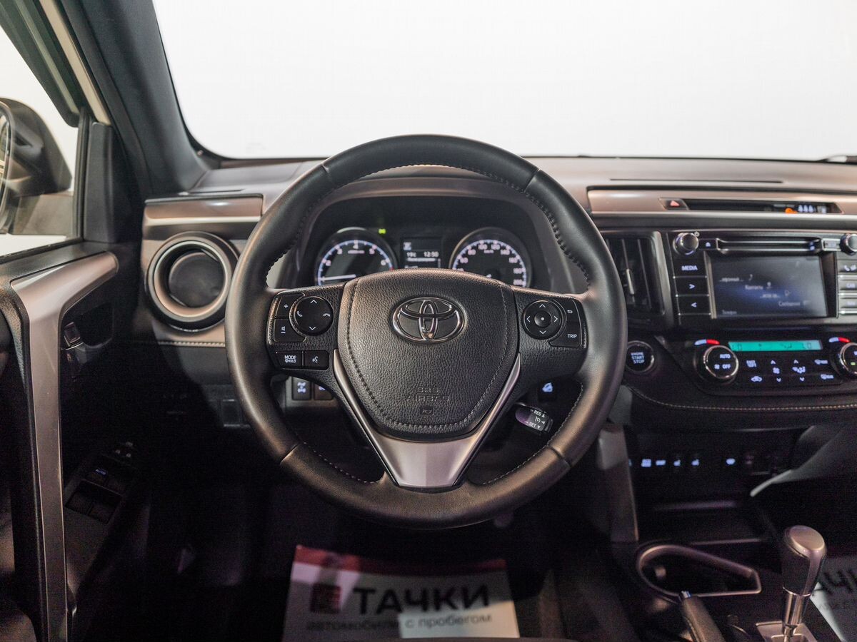 Toyota RAV4 2016 - фото автомобиля