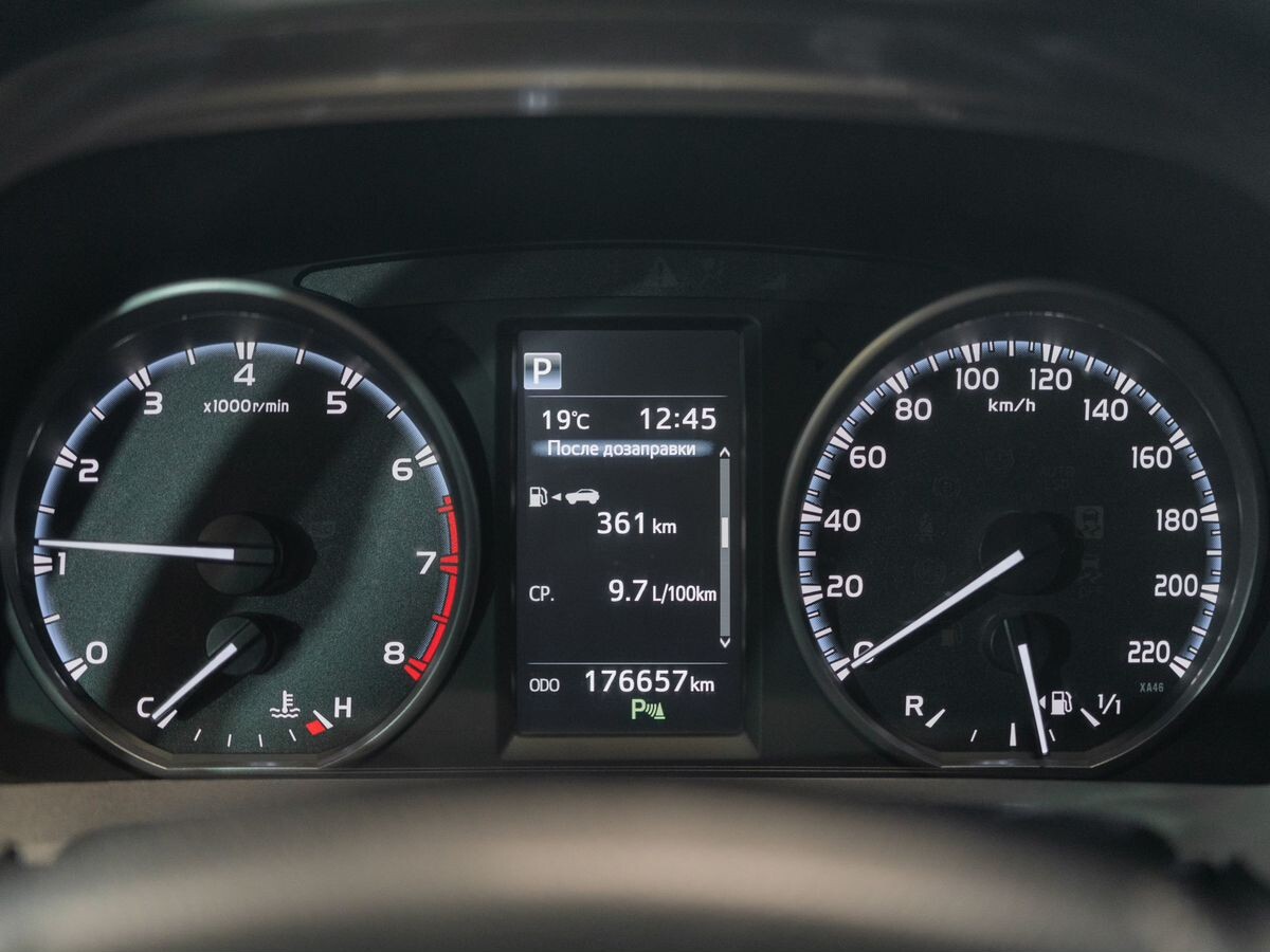 Toyota RAV4 2016 - фото автомобиля