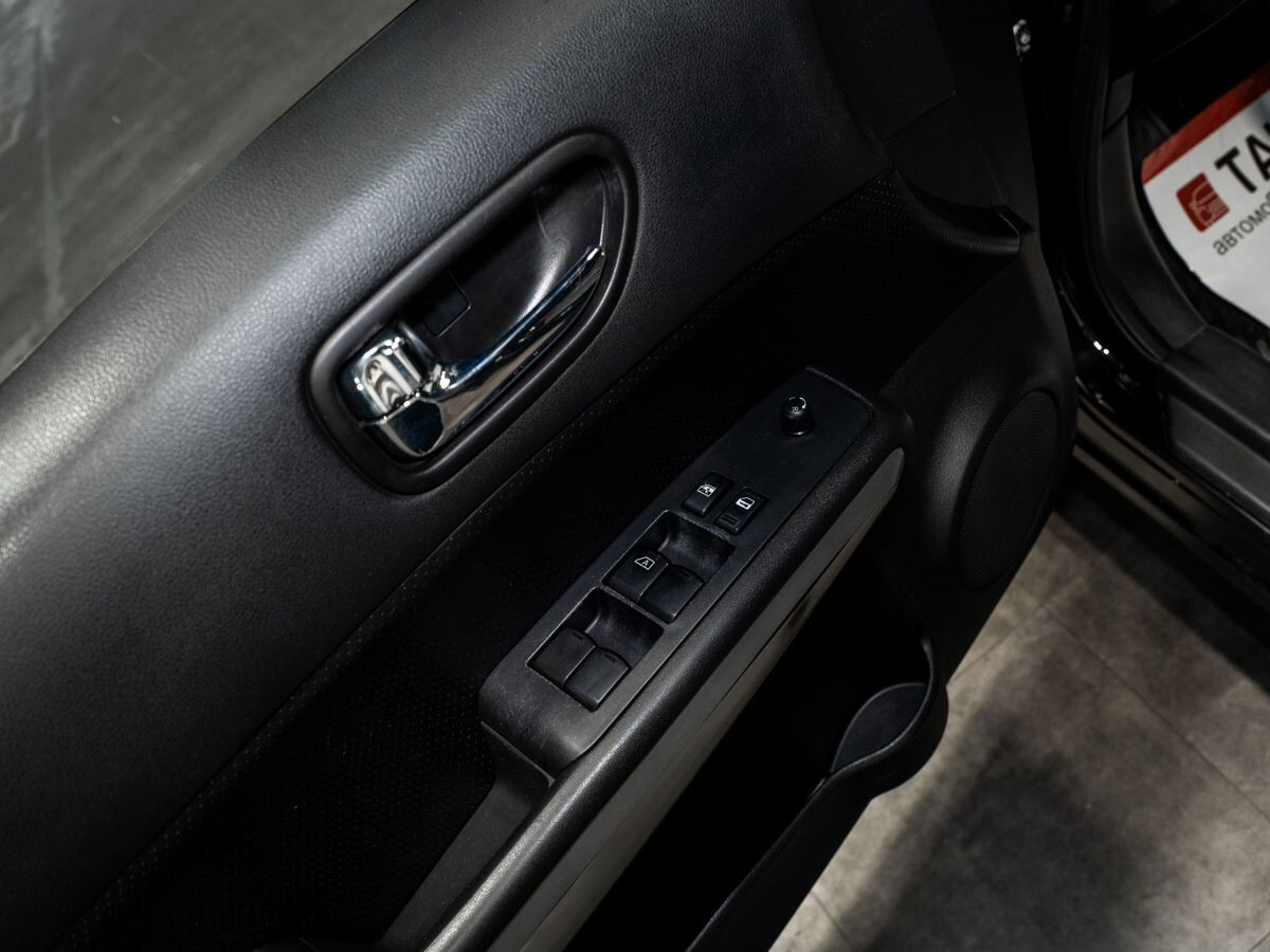 Nissan X-Trail 2011 - фото автомобиля