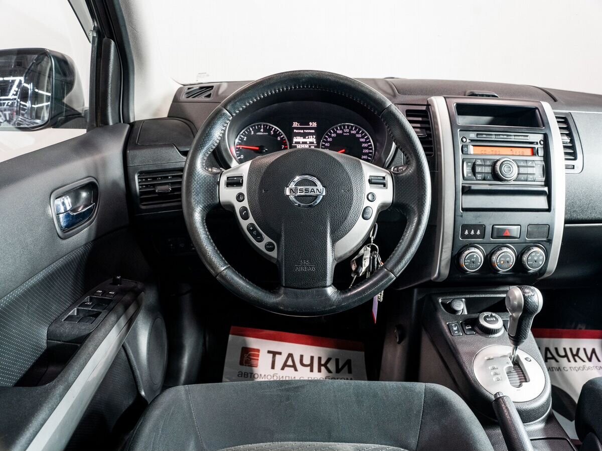 Nissan X-Trail 2011 - фото автомобиля
