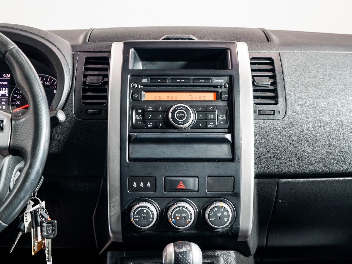 Nissan X-Trail 2011 - фото автомобиля