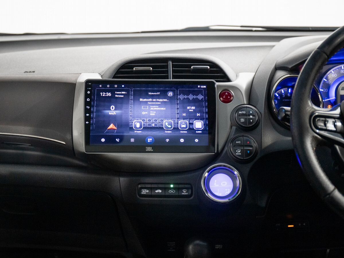 Honda Fit Shuttle 2012 - фото автомобиля