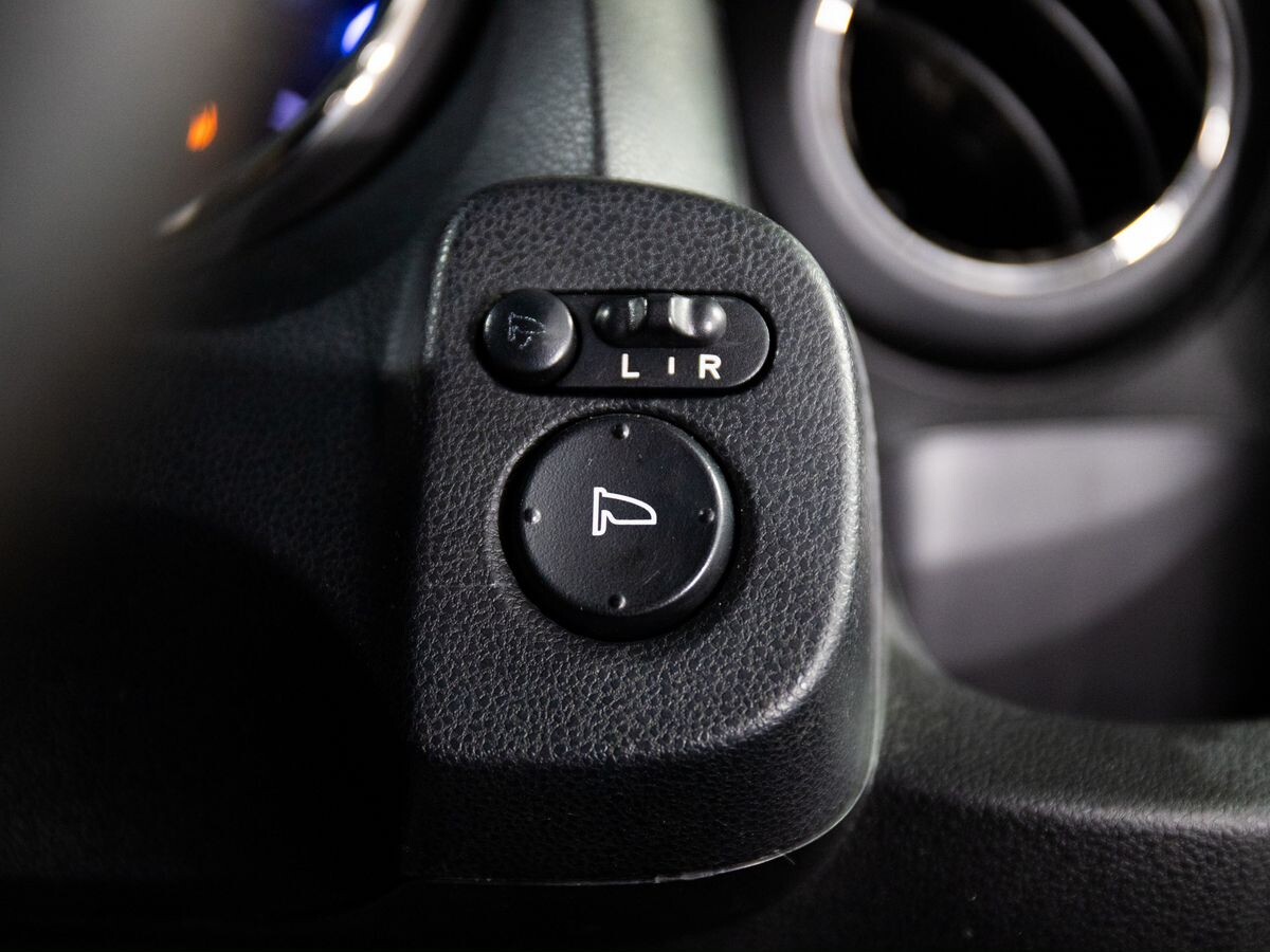 Honda Fit Shuttle 2012 - фото автомобиля