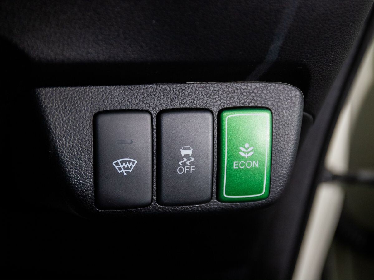Honda Fit Shuttle 2012 - фото автомобиля