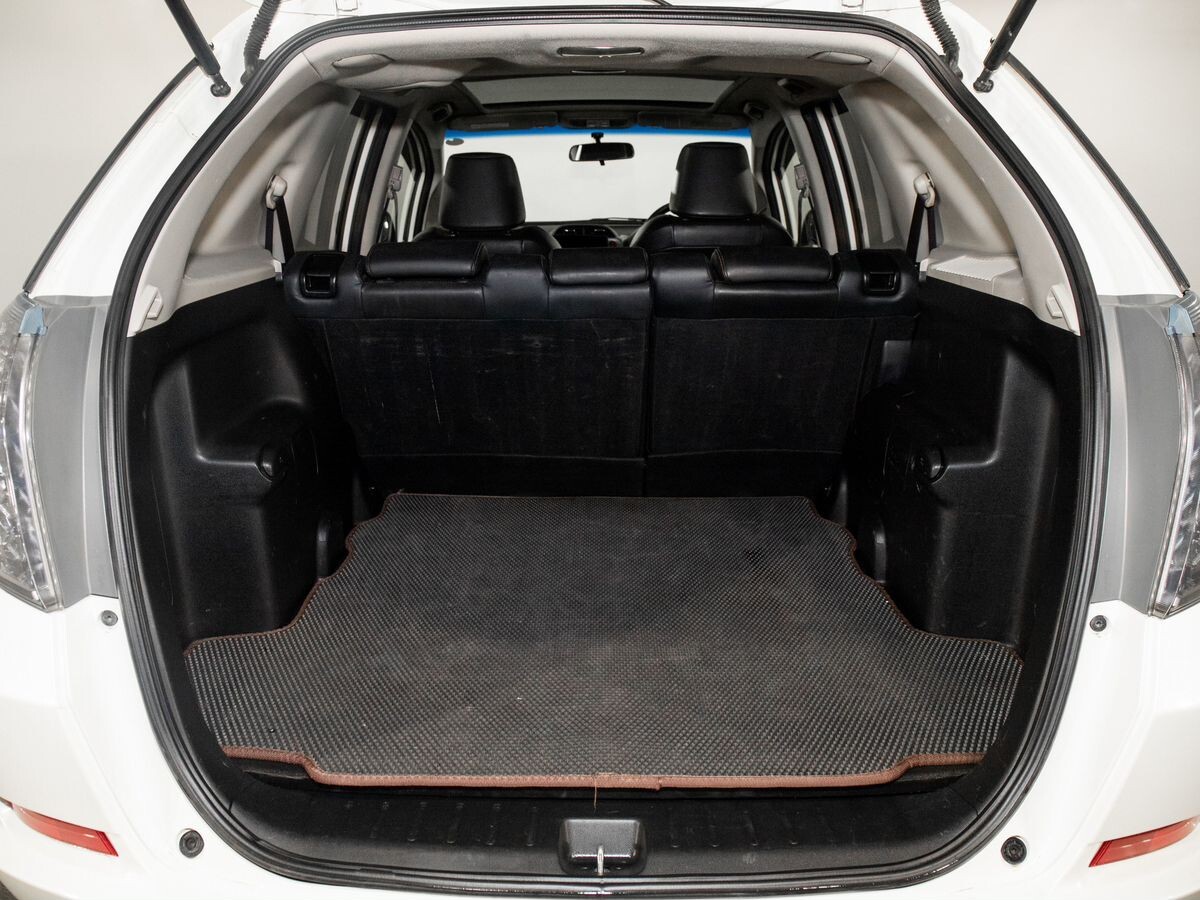 Honda Fit Shuttle 2012 - фото автомобиля