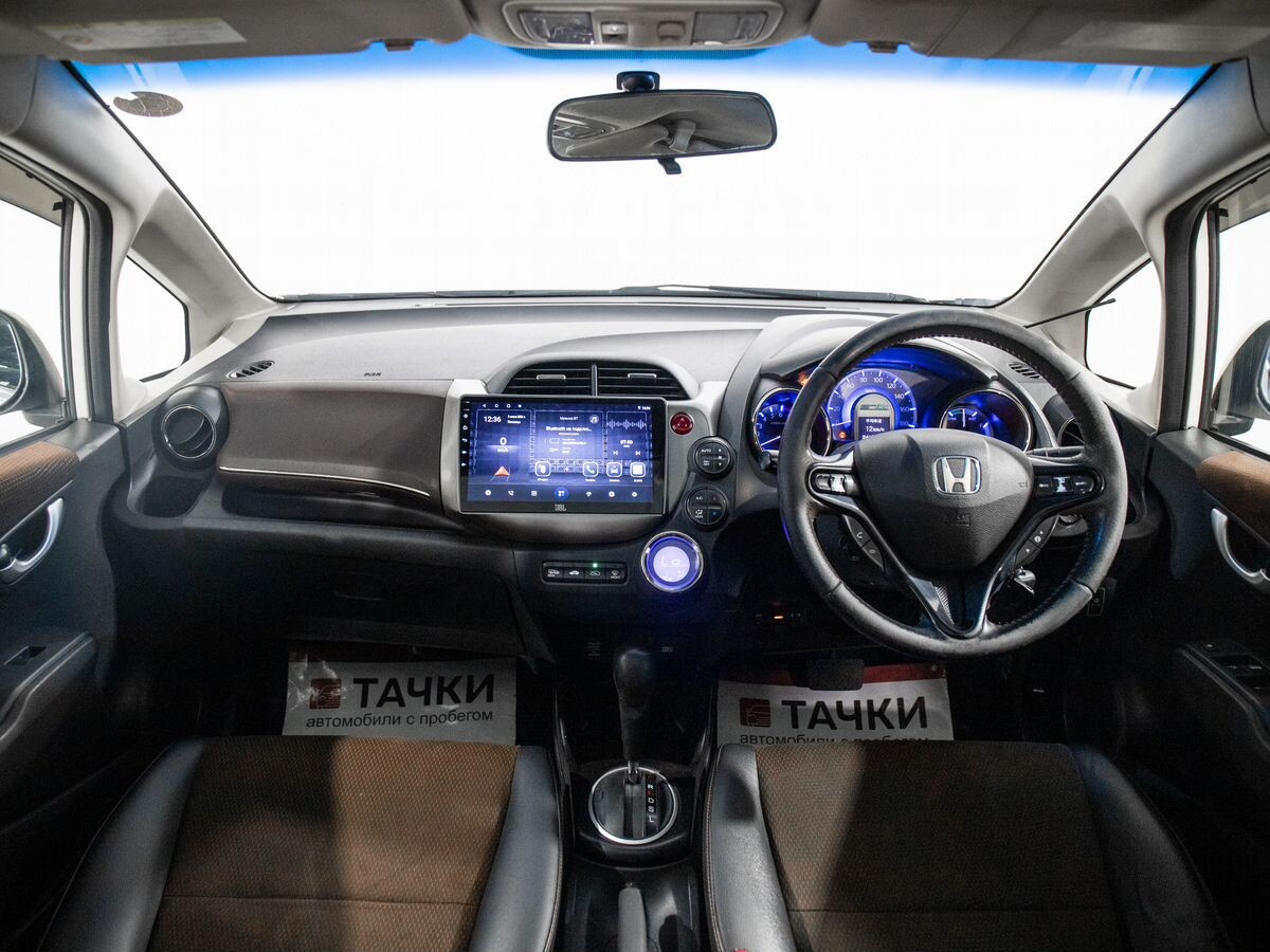 Honda Fit Shuttle 2012 - фото автомобиля