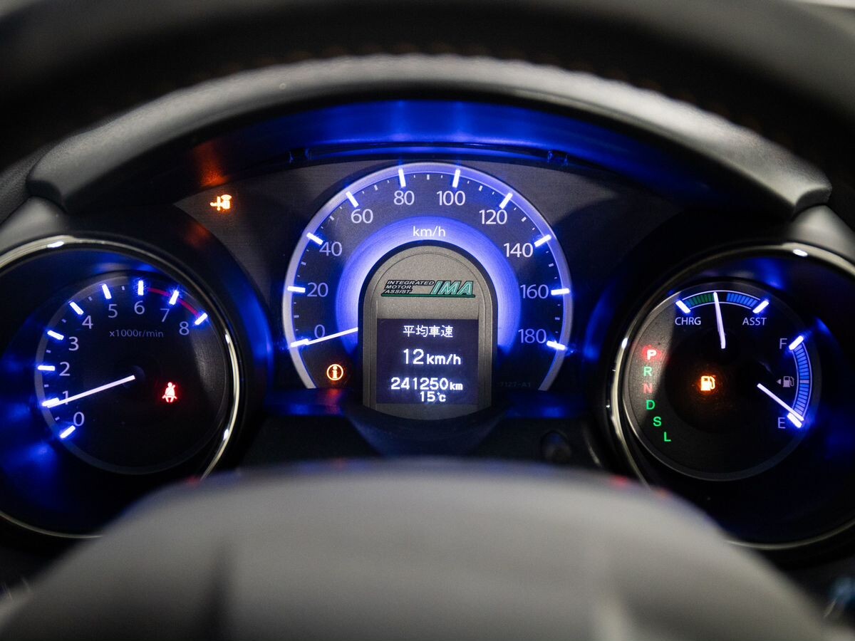 Honda Fit Shuttle 2012 - фото автомобиля