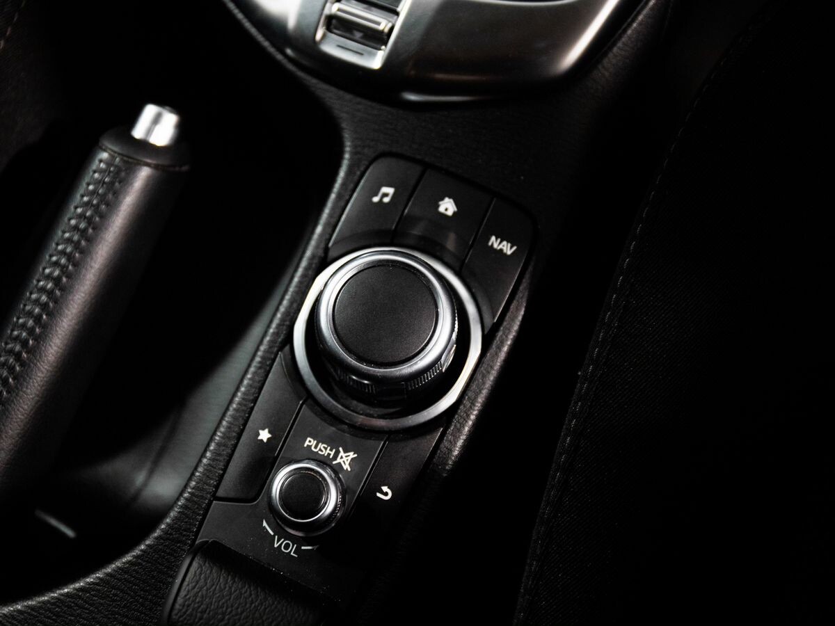 Mazda Demio 2019 - фото автомобиля