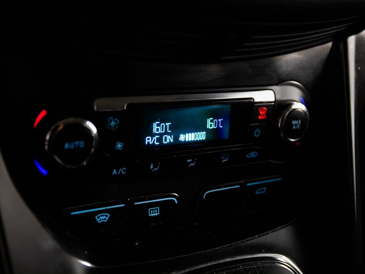 Ford Kuga 2013 - фото автомобиля