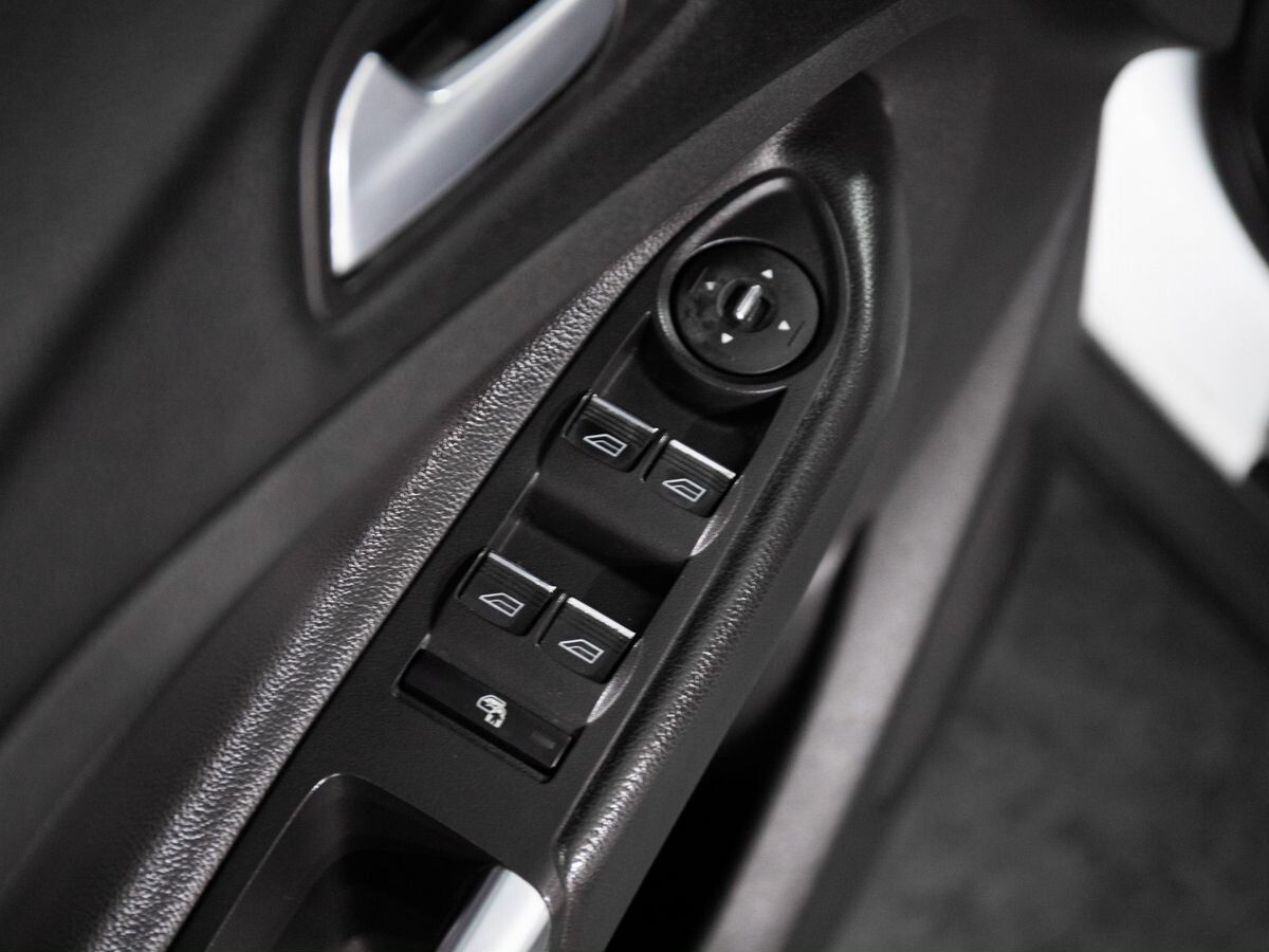 Ford Kuga 2013 - фото автомобиля