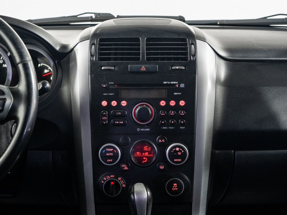 Suzuki Grand Vitara 2011 - фото автомобиля