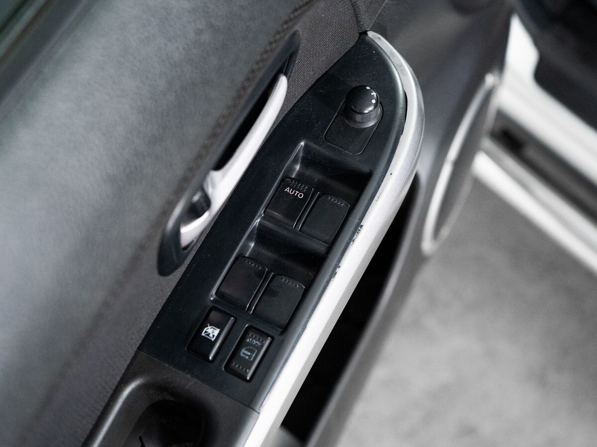 Suzuki Grand Vitara 2011 - фото автомобиля