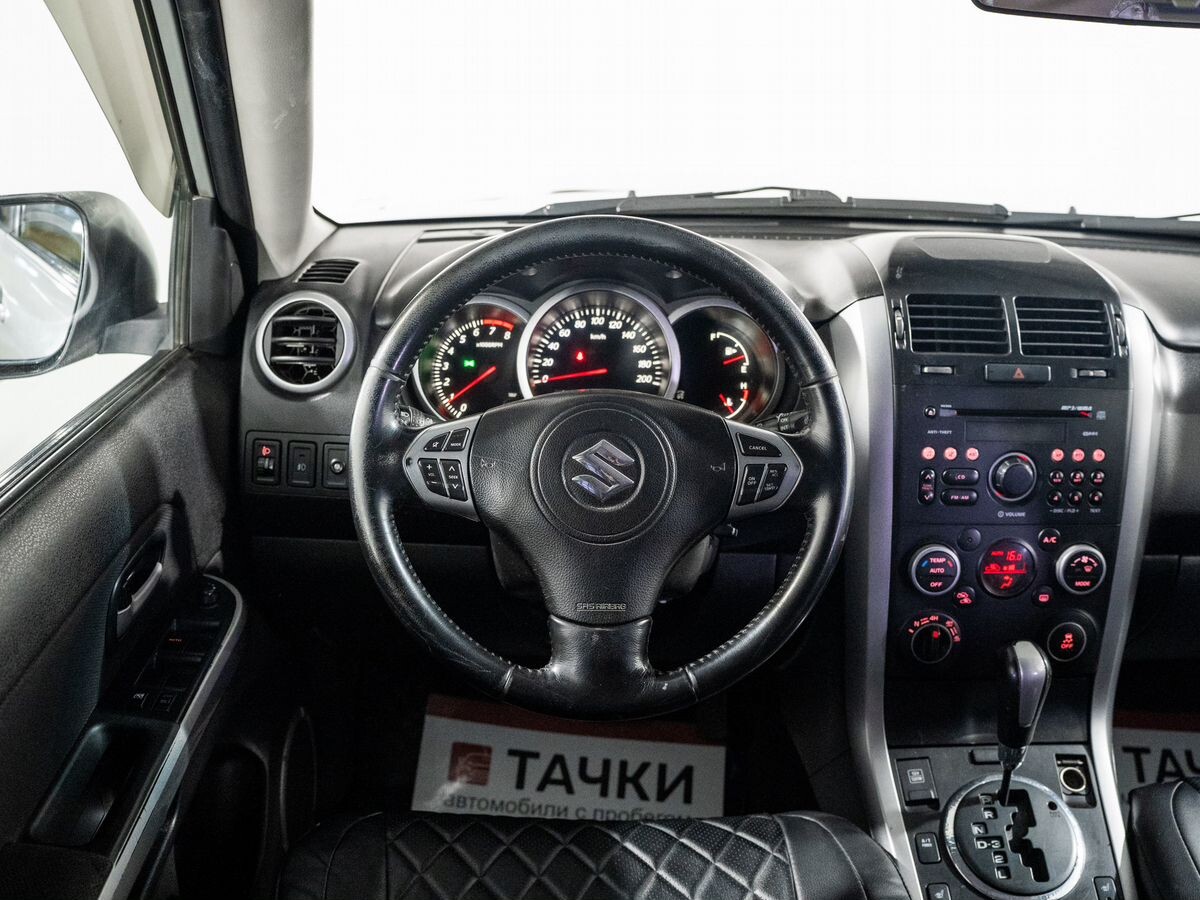 Suzuki Grand Vitara 2011 - фото автомобиля