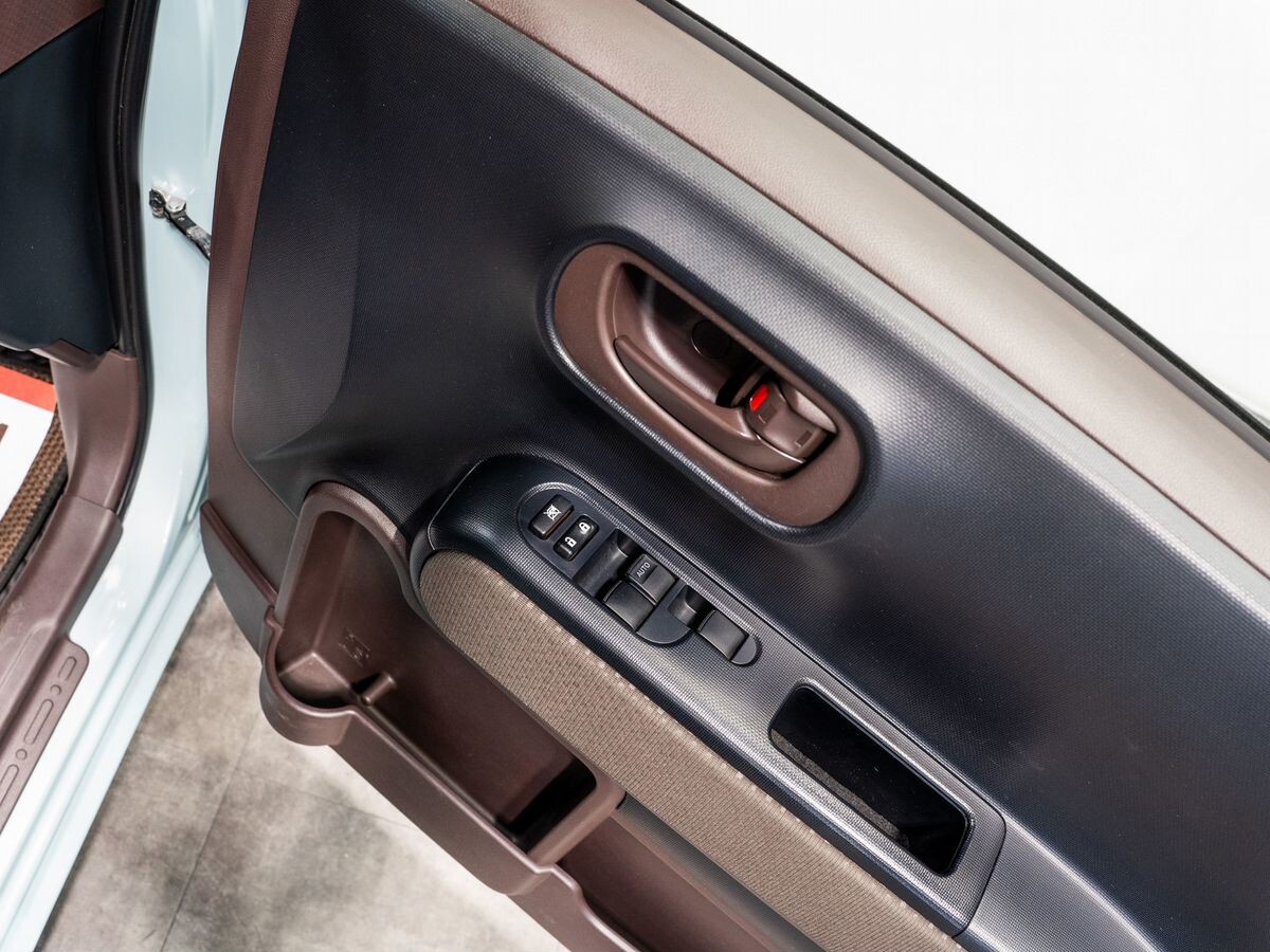Toyota Porte 2019 - фото автомобиля
