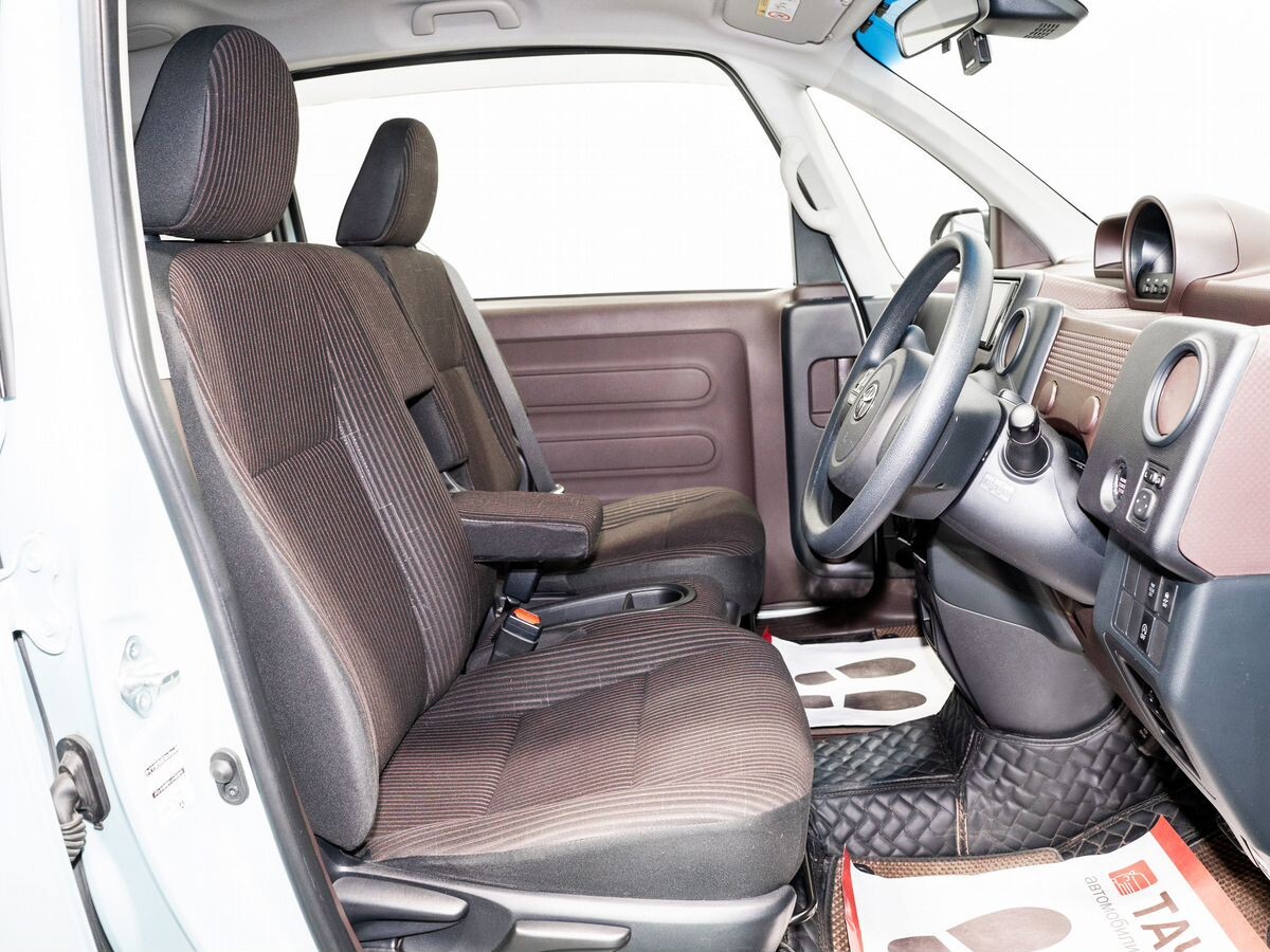 Toyota Porte 2019 - фото автомобиля