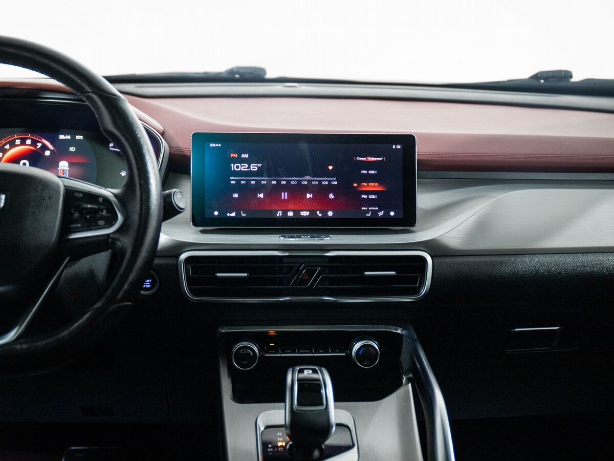 Geely Coolray 2020 - фото автомобиля