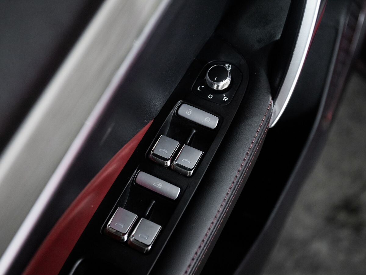 Geely Coolray 2020 - фото автомобиля