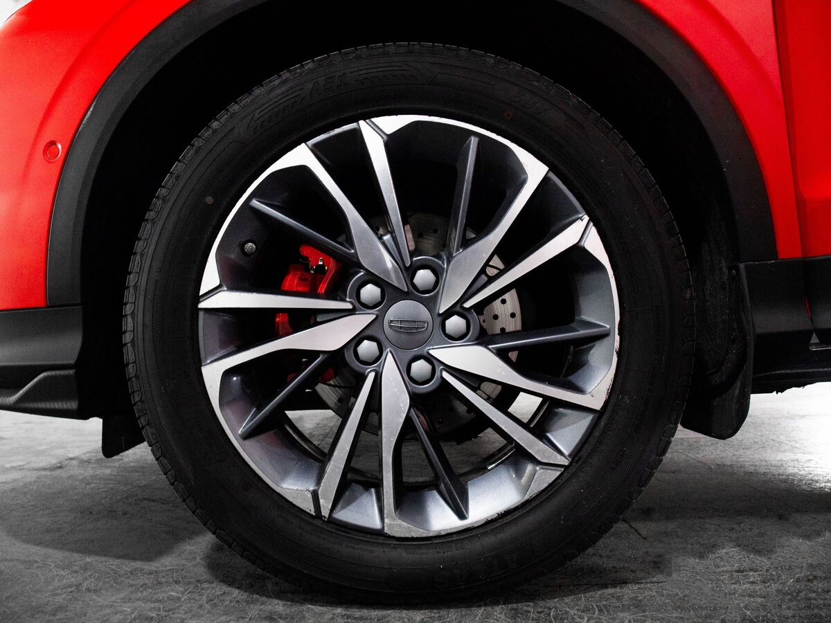 Geely Coolray 2020 - фото автомобиля