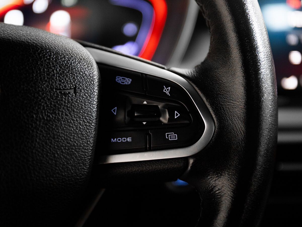 Geely Coolray 2020 - фото автомобиля