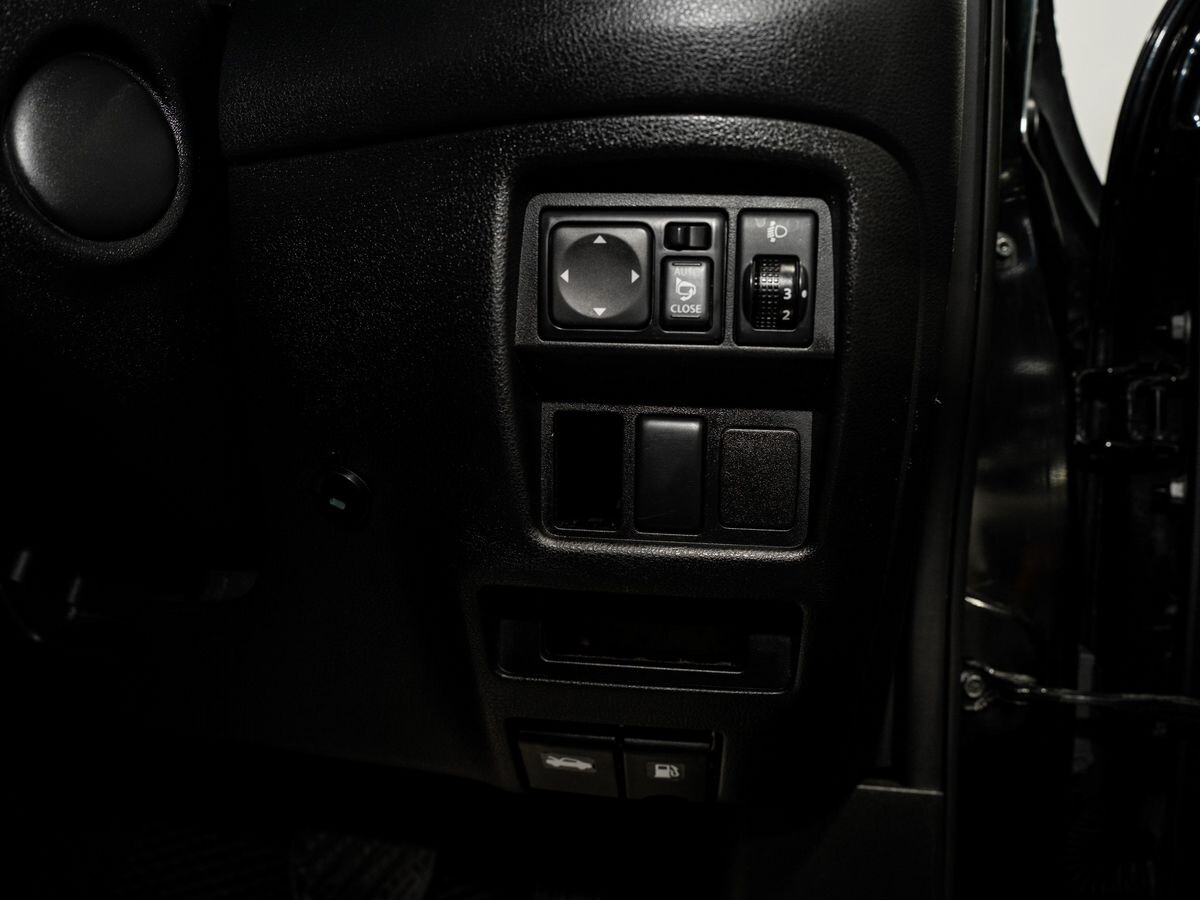 Nissan Juke 2012 - фото автомобиля