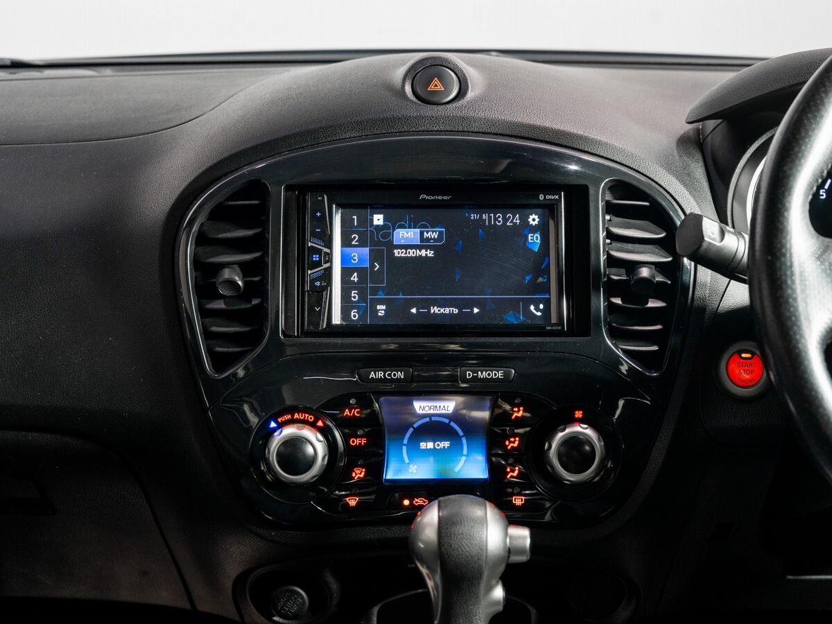 Nissan Juke 2012 - фото автомобиля