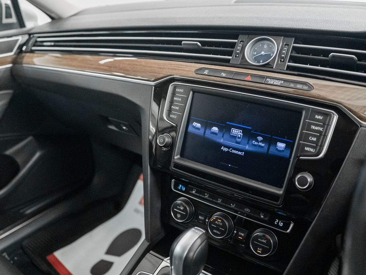 Volkswagen Passat 2016 - фото автомобиля