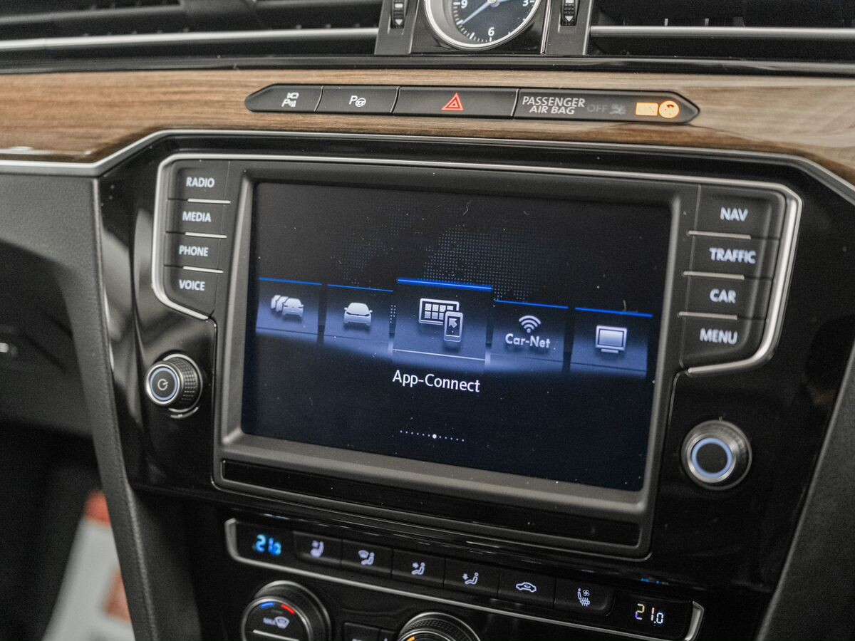 Volkswagen Passat 2016 - фото автомобиля