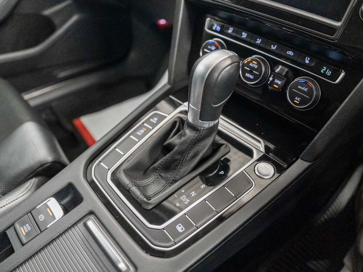 Volkswagen Passat 2016 - фото автомобиля