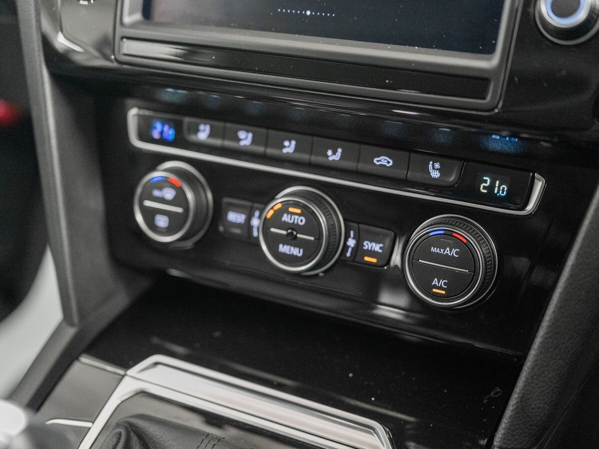 Volkswagen Passat 2016 - фото автомобиля