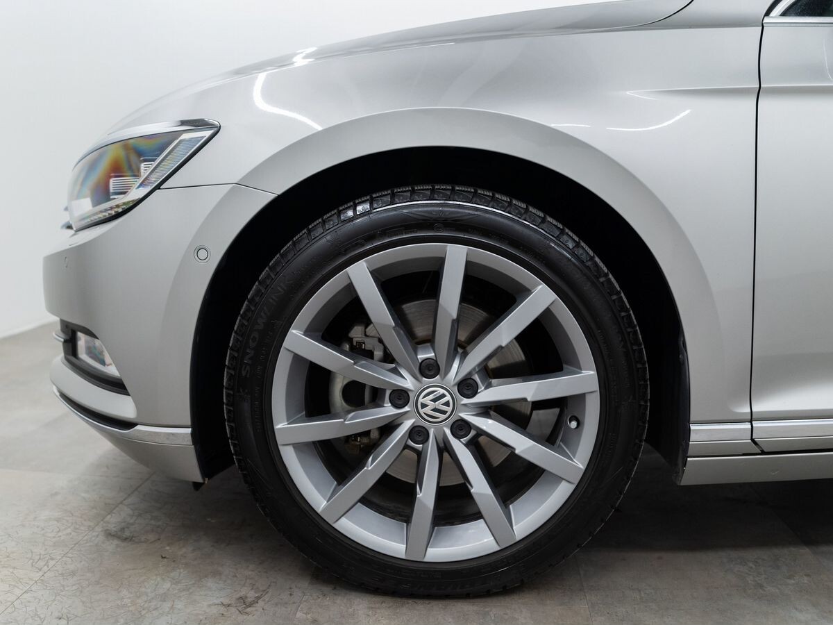 Volkswagen Passat 2016 - фото автомобиля