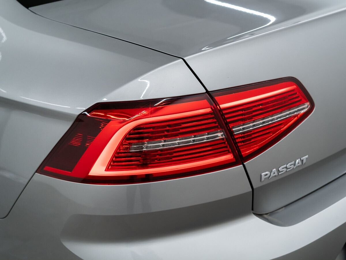 Volkswagen Passat 2016 - фото автомобиля
