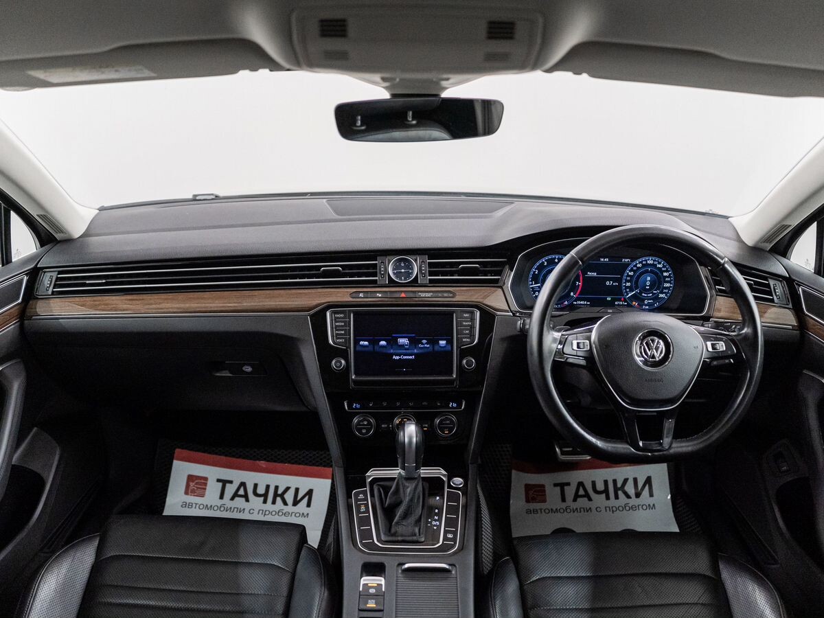 Volkswagen Passat 2016 - фото автомобиля