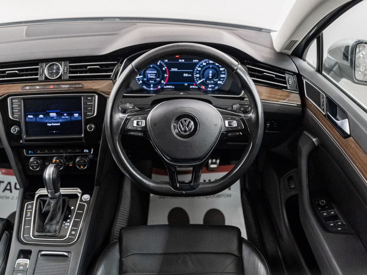 Volkswagen Passat 2016 - фото автомобиля