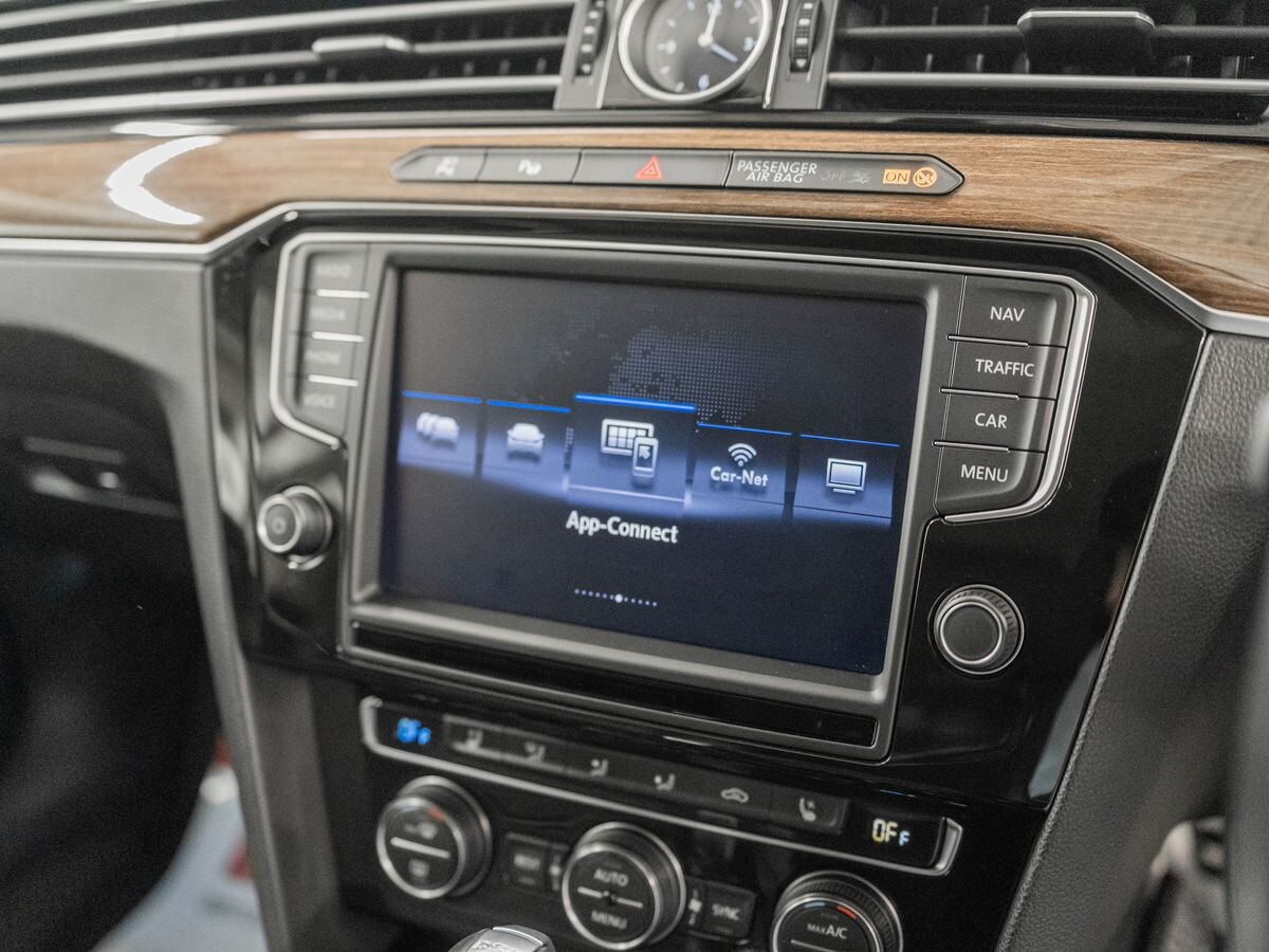Volkswagen Passat 2016 - фото автомобиля