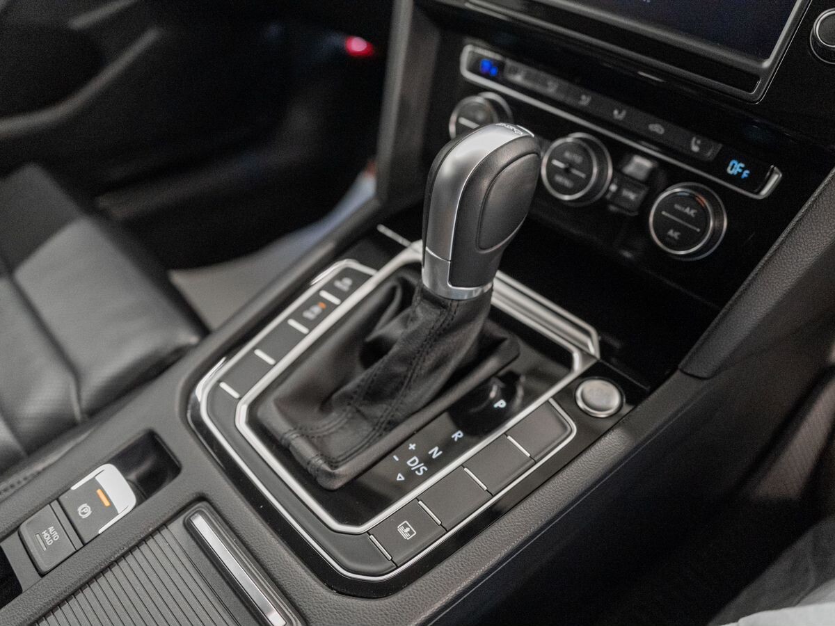 Volkswagen Passat 2016 - фото автомобиля