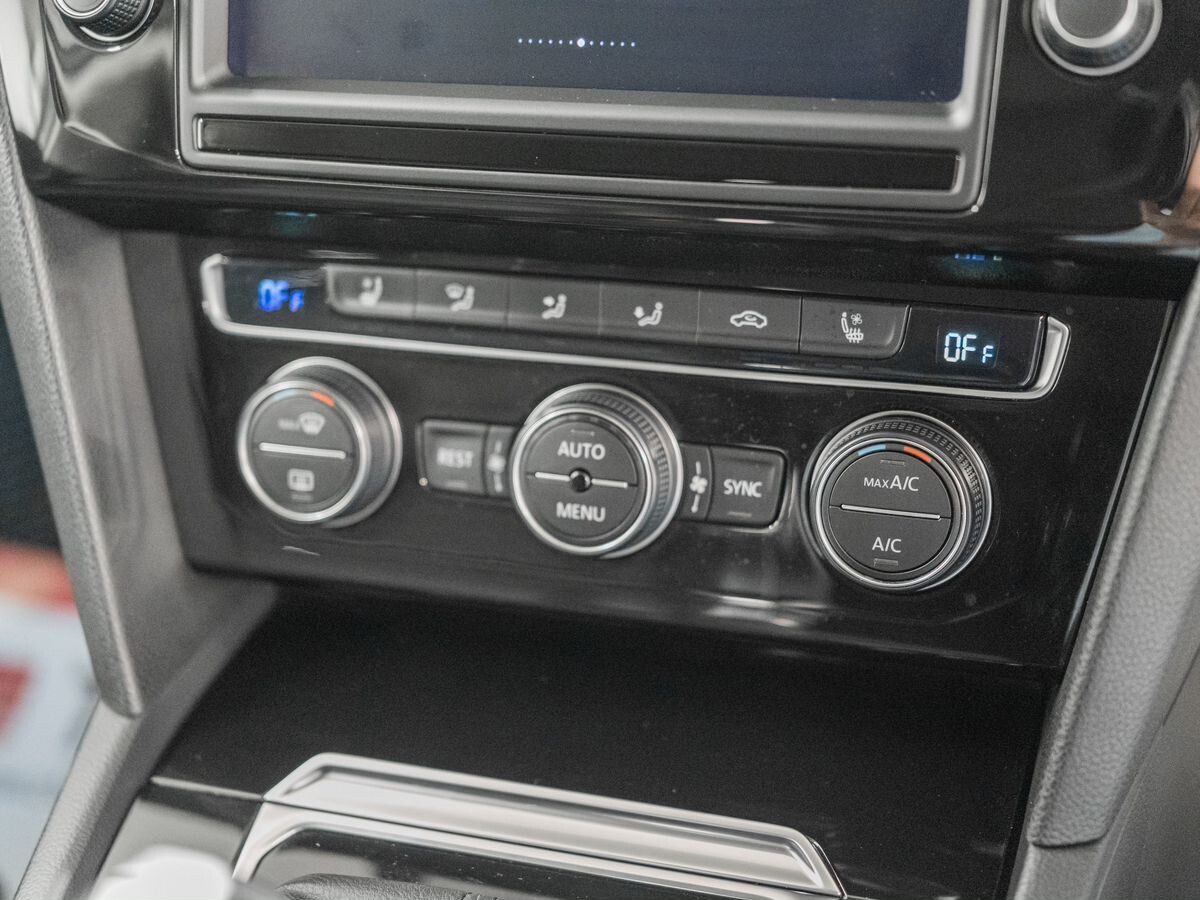 Volkswagen Passat 2016 - фото автомобиля