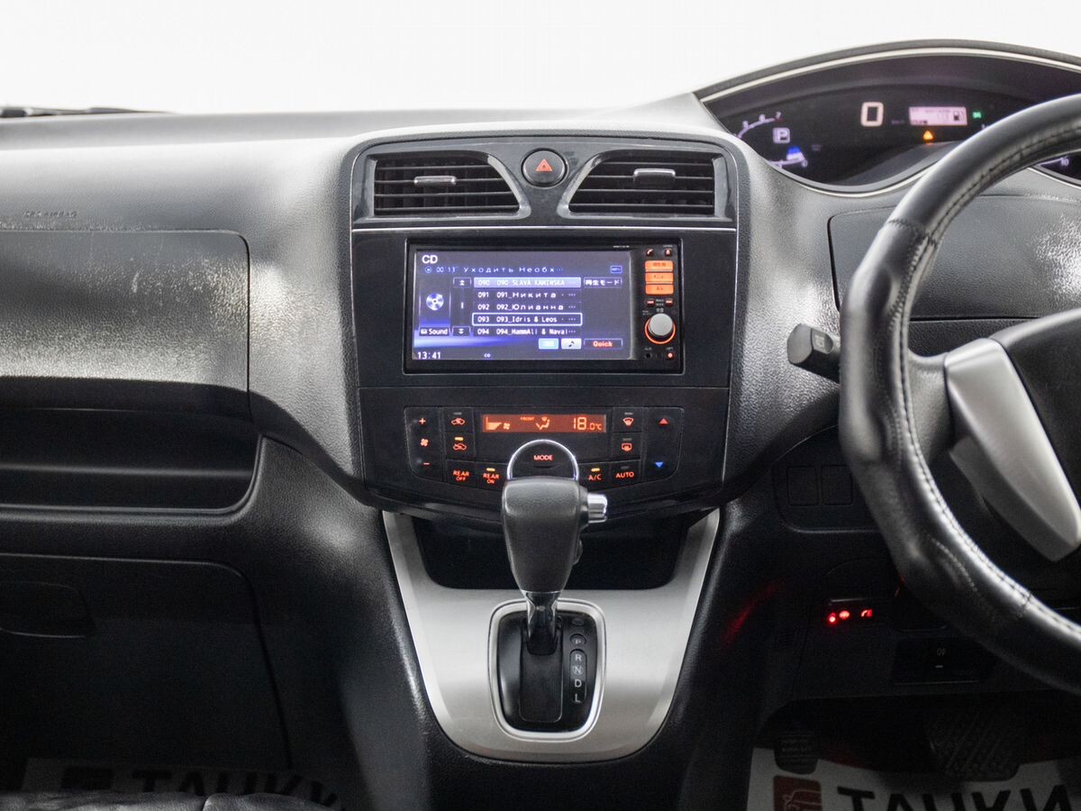 Nissan Serena 2012 - фото автомобиля