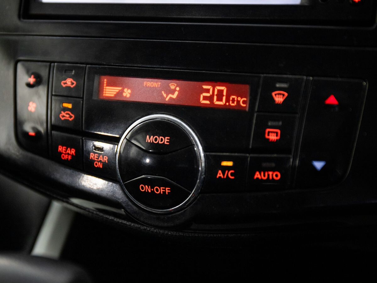 Nissan Serena 2012 - фото автомобиля