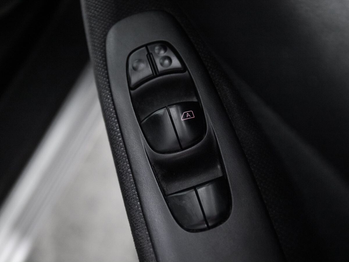 Nissan Serena 2012 - фото автомобиля
