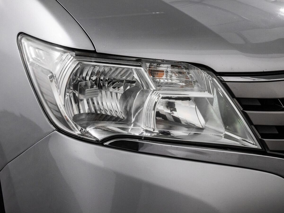 Nissan Serena 2012 - фото автомобиля