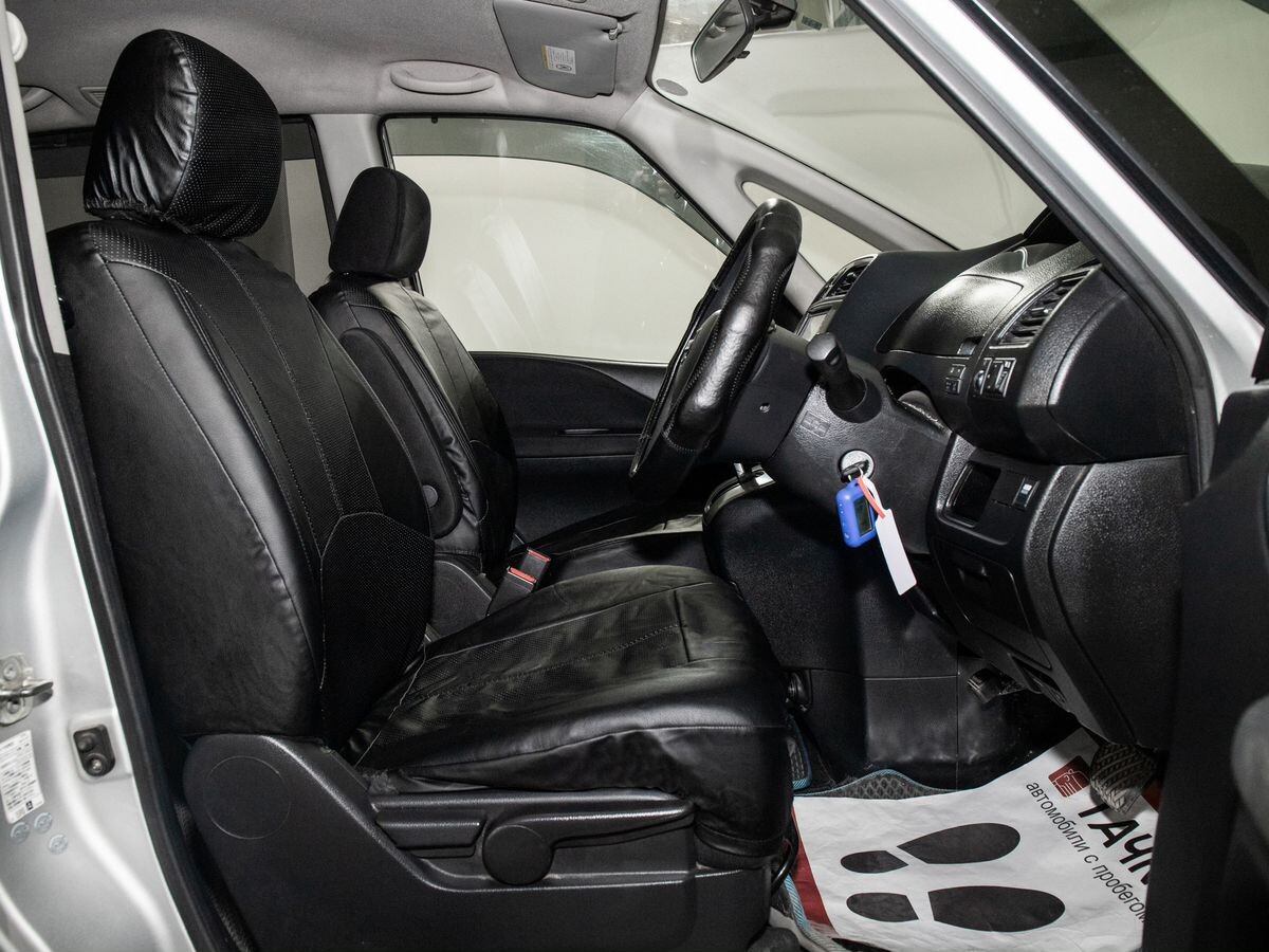 Nissan Serena 2012 - фото автомобиля