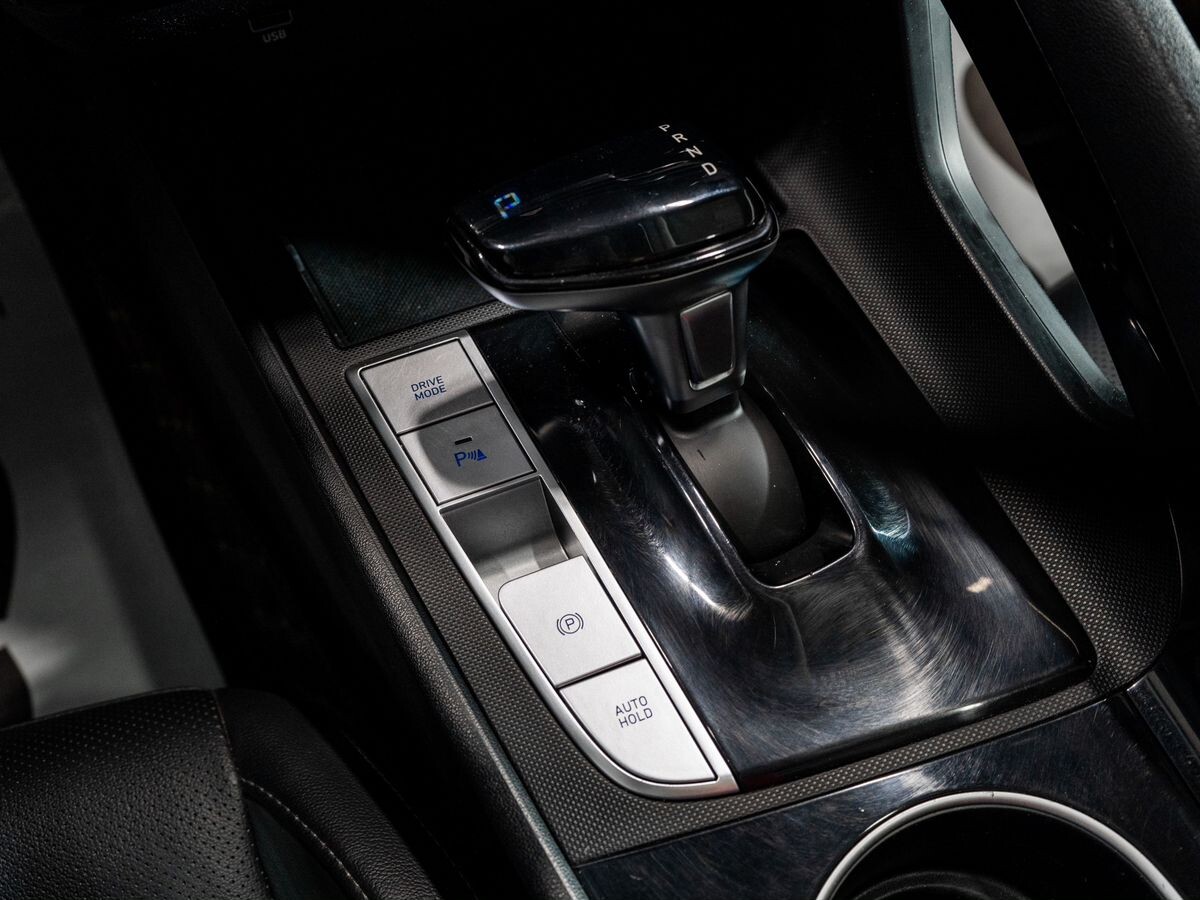 Hyundai Elantra 2021 - фото автомобиля