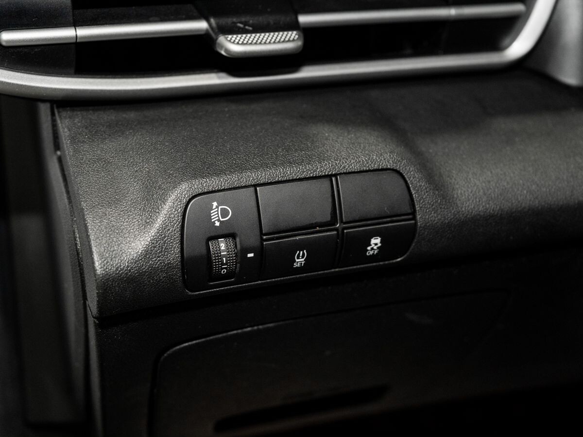 Hyundai Elantra 2021 - фото автомобиля