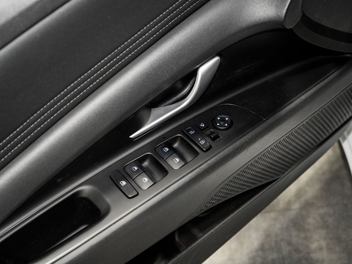 Hyundai Elantra 2021 - фото автомобиля