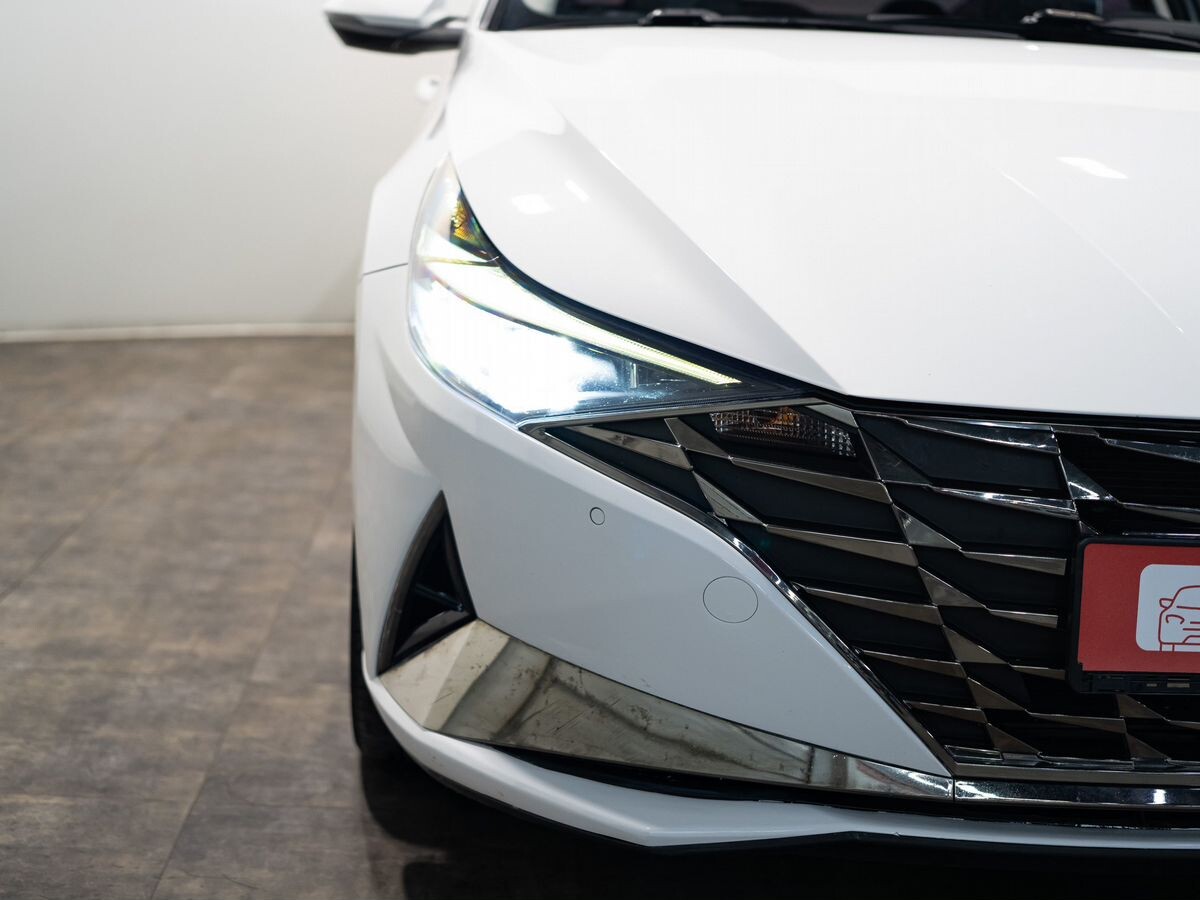Hyundai Elantra 2021 - фото автомобиля