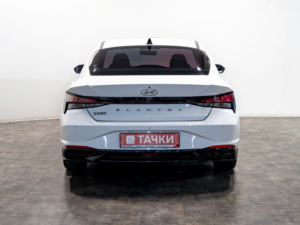 Hyundai Elantra 2021 - фото автомобиля